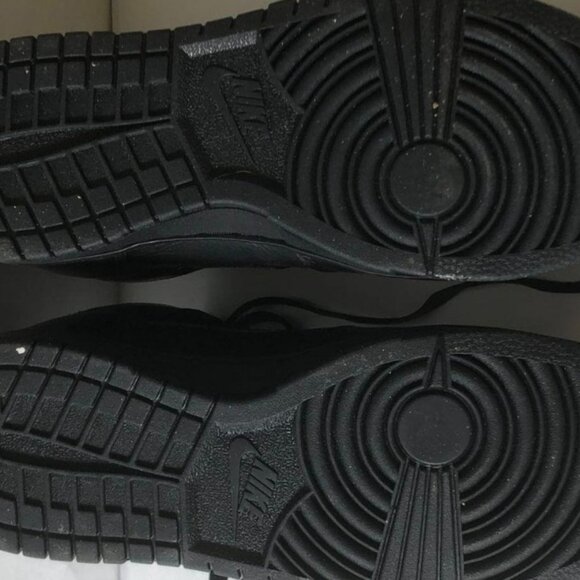Nike Dunks Men’s Size 9 | Black on Black Sneakers |